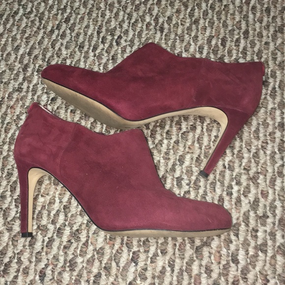 Michael Kors Enclosed Suede Heels ( Velvet ) - Picture 8 of 8